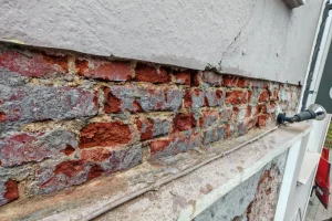 IMG-20250312-WA0006 Schadhafte Wandpartien vorab freigelegt – Feuchtigkeitsursache beseitigt